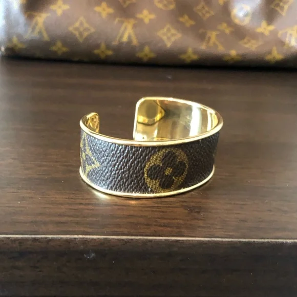Fashion bracelet LV vibes - Picture 2 of 7